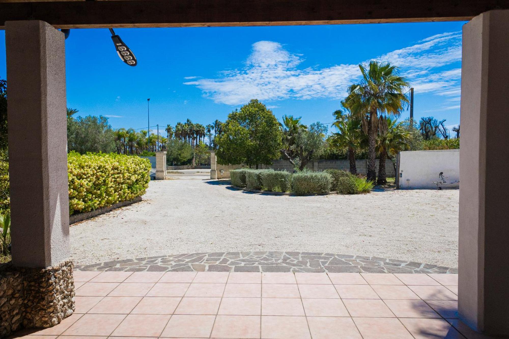 Villa El Capitano With Garden And Pool - Happy Rentals Muro Leccese Exterior photo